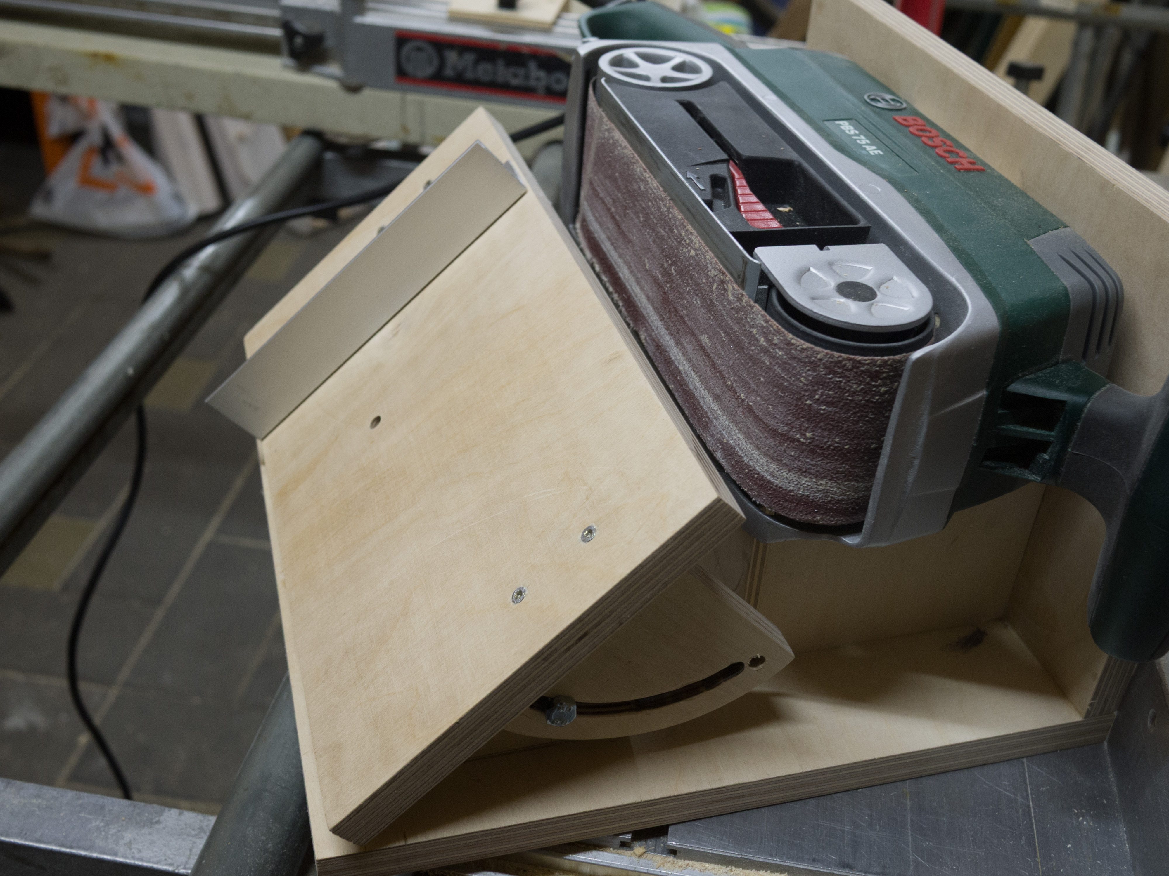 Bandschleiferstation 03